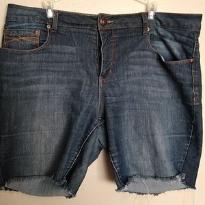 Woman's shorts